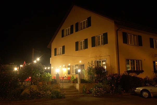 Nachtansicht vom Landgasthof Wellenberg in Mettendorf TG